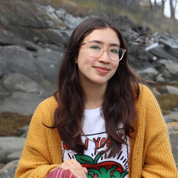 A portrait of Sofia Osborne.