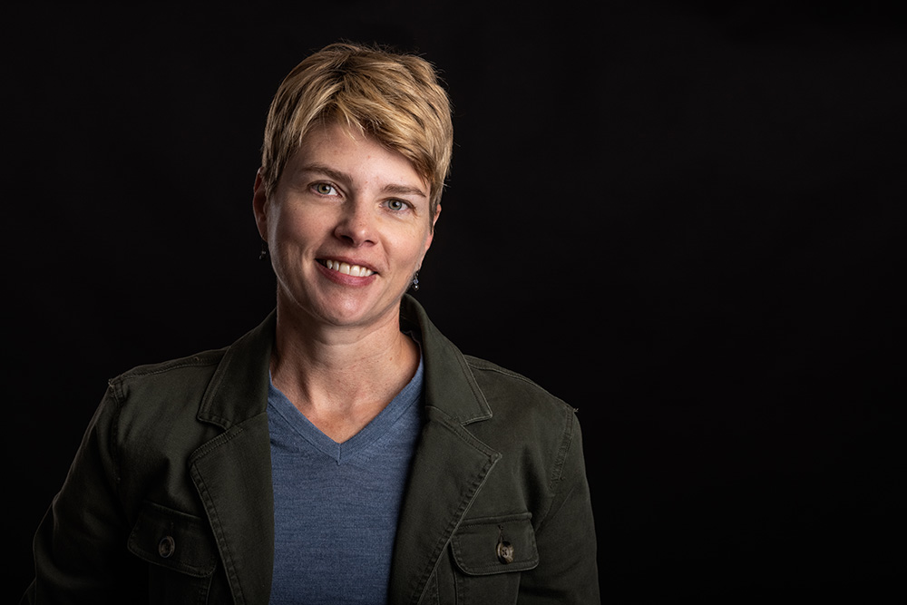 A portrait of Bonnie Schiedel.